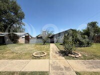 Building Photo - 2131 Blossom Ln