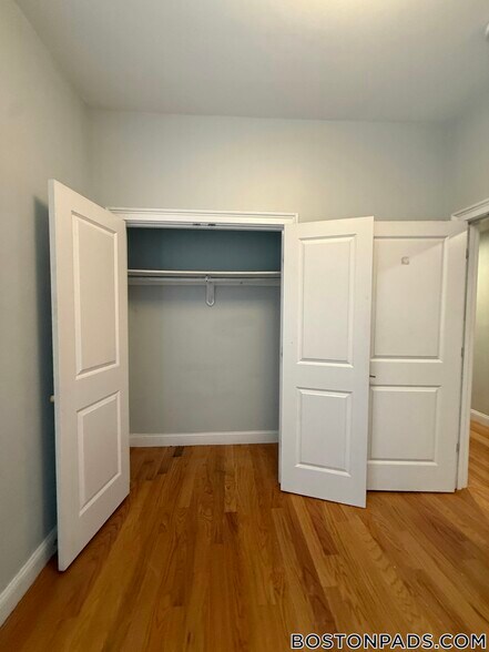 Building Photo - 151-153 Meridian St.