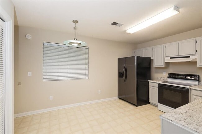 Building Photo - 1953 Abbey Province