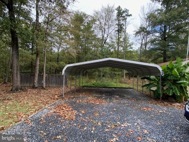 Building Photo - 38965 Maycroft Rd