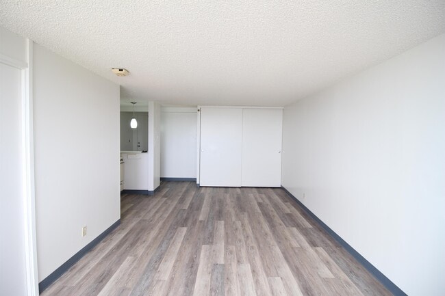 Building Photo - 1060 Kamehameha Hwy