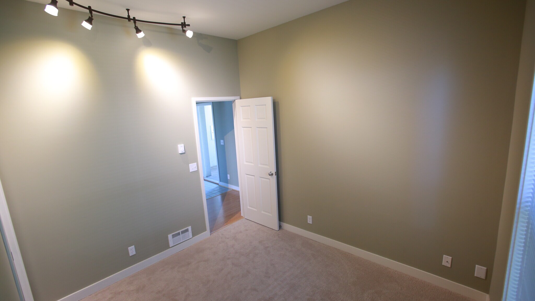2nd Bedroom - 120 29th Ave