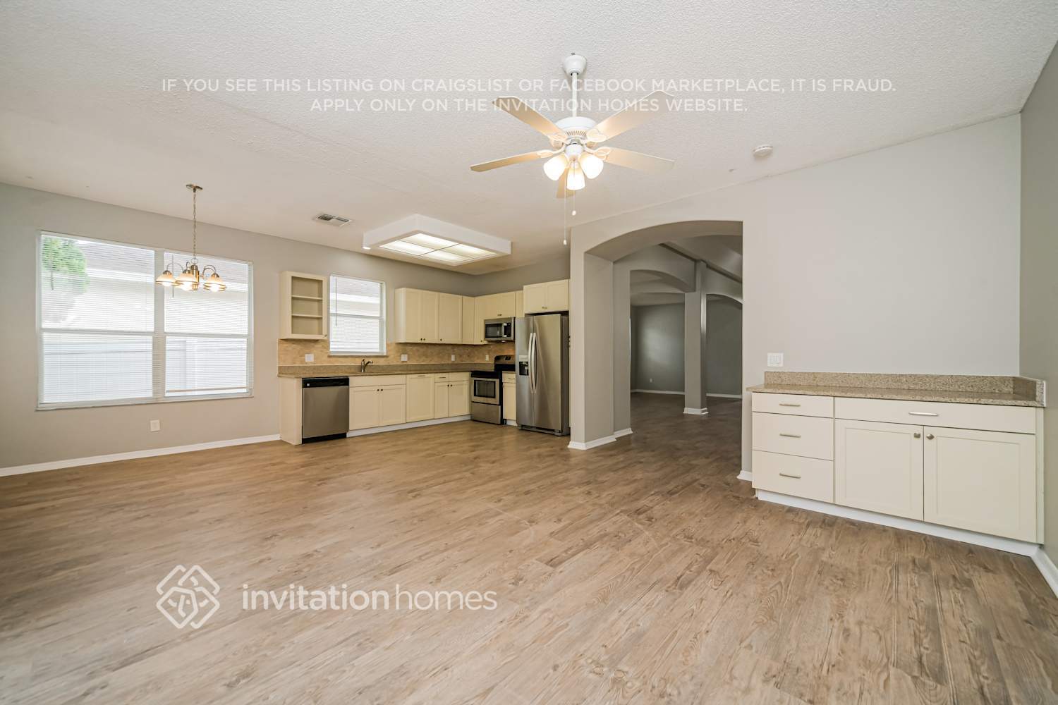 Building Photo - 1952 Bridgeview Cir