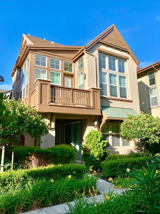 Building Photo - Perfect Shape Large 3 Story Single Family ...