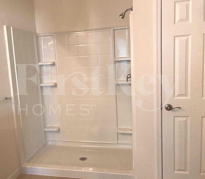 Building Photo - 625 SW 25th Terrace