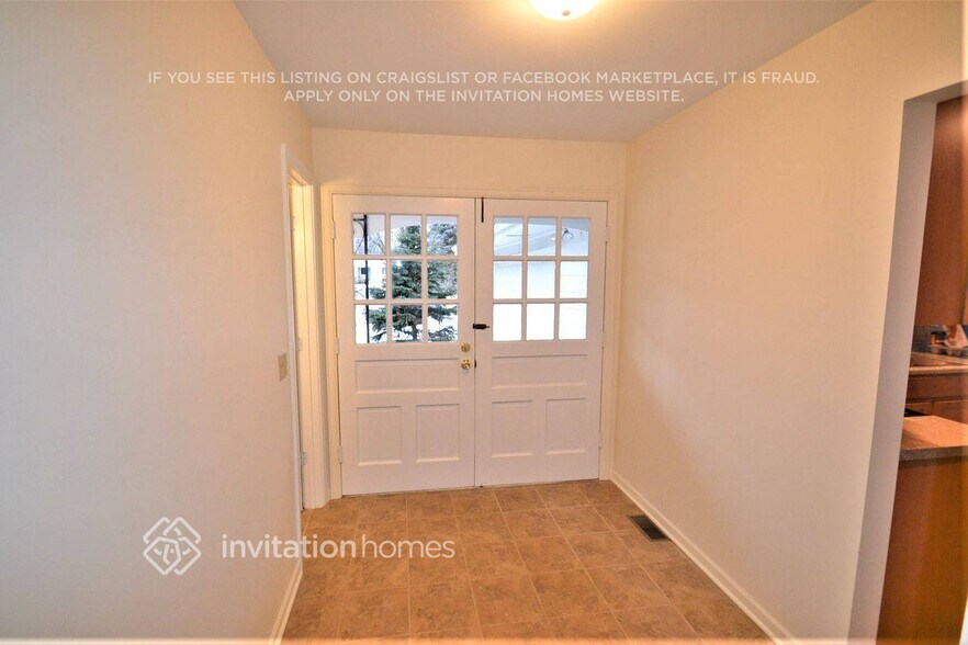 Building Photo - 828 Winmoor Dr