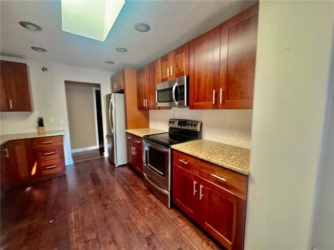 Building Photo - 2575 Heritage Dr