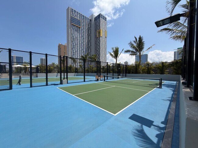 Building Photo - $4200, 1BR/1BA/1PKG Secured, The Park @Ward Village, Luxury Living