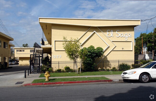 Building Photo - El Sage