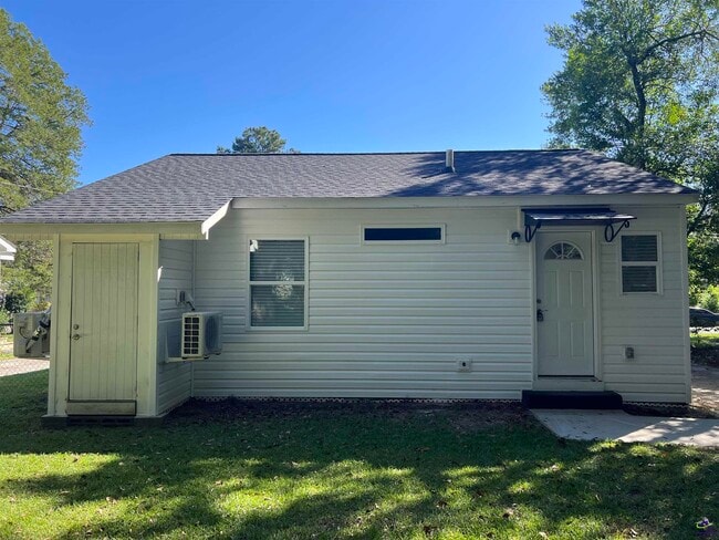 Building Photo - 1324 Alma Ave