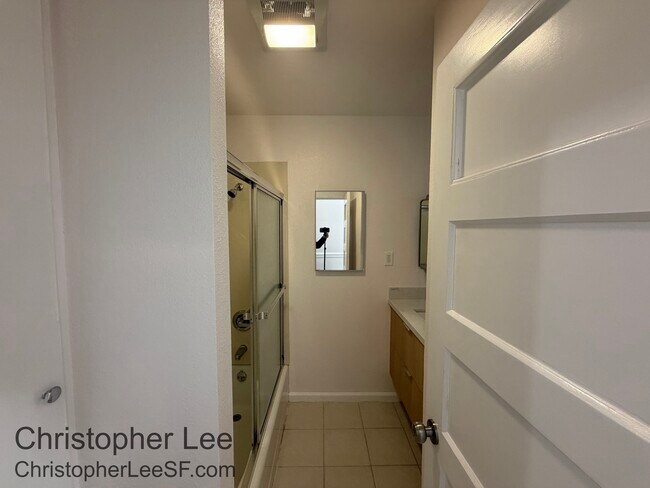 Building Photo - 255 14th Ave