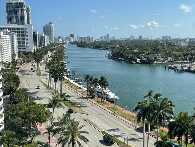 Building Photo - 5161 Collins Ave