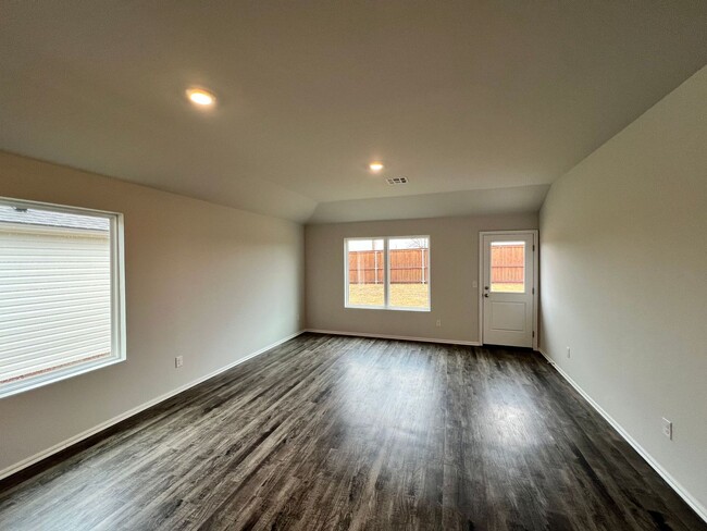 Building Photo - Brand New 4 Bed 2 Bath Home in Mustang Sch...