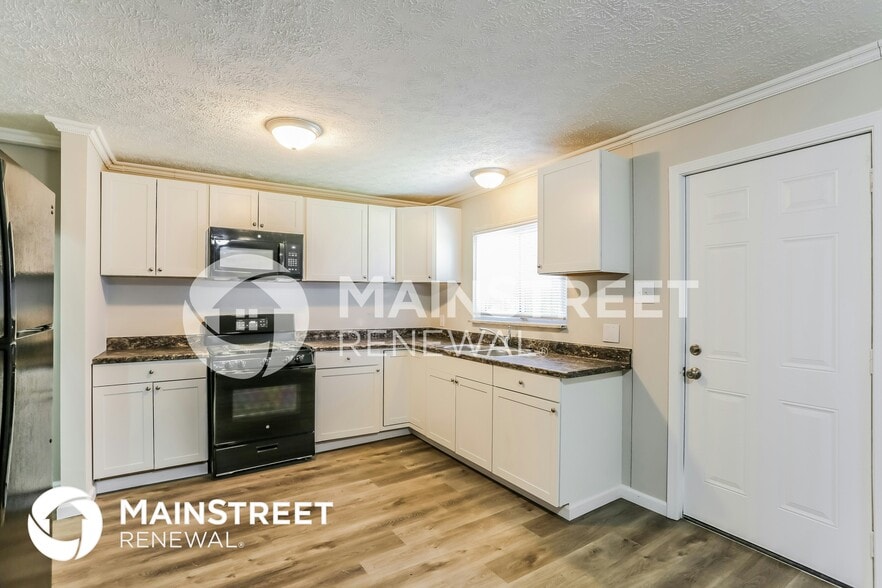 Building Photo - 2475 Lawndale Ave