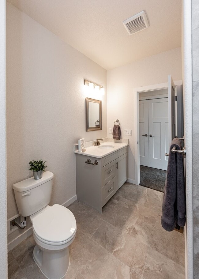 Building Photo - Mt. Shadows End Unit 3 Bed Luxury Townhome