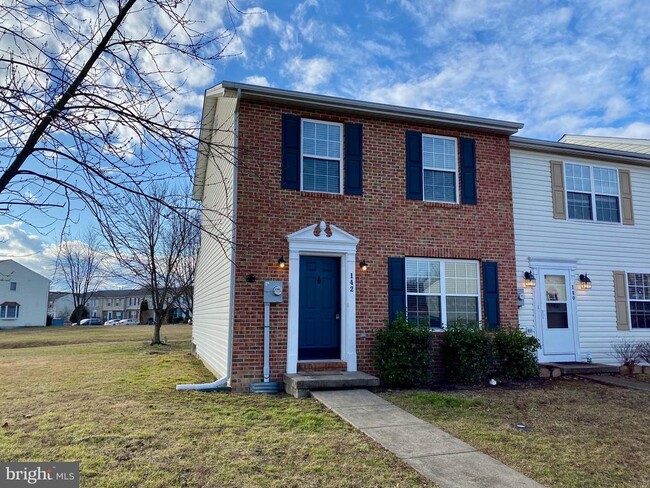 Building Photo - 142 Surrey Club Ln