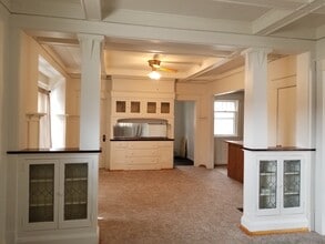 Building Photo - Triplex