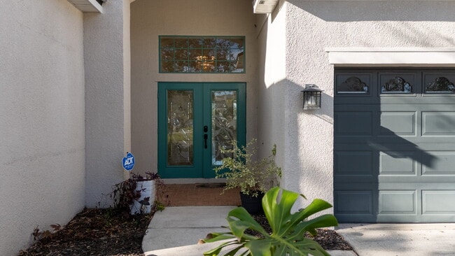 Building Photo - "Spacious 3-Bedroom Oasis with 2 Baths and 2,287 Sq Ft in Bradenton!"