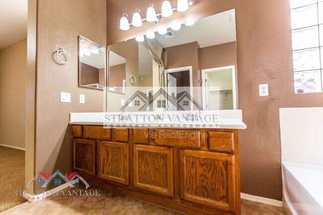 Building Photo - 3522 S 81st Dr