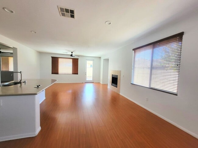 Building Photo - Gorgeous Single Story Home in Gated Community - Pool