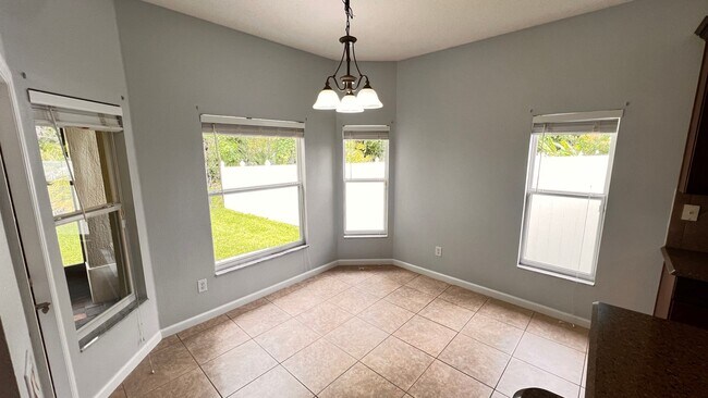Building Photo - Available NOW! Stunning 4-Bedroom Home in ...