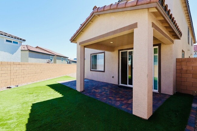 Building Photo - Gorgeous 2 Story Home in Gated Community!