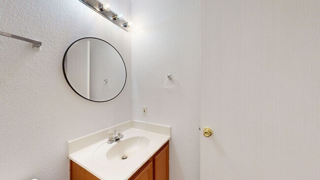 Building Photo - Great location in Killeen, TX Cozy and well maintained house