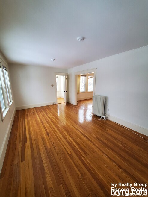 Building Photo - 52-54-54 Maplewood St