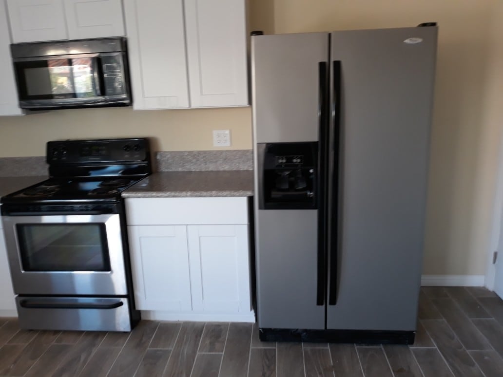 Stainless Steel Appliances - 6880 Edna Ave