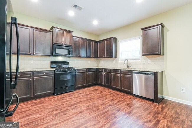 Building Photo - 775 Westmoreland Ln NE