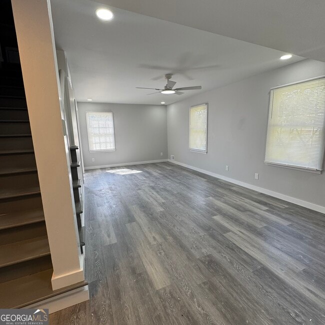 Building Photo - 6571 Rock Springs Rd