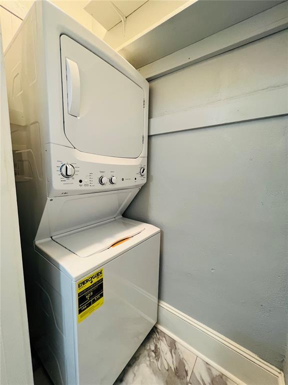 Building Photo - 414 NE 5th Ave