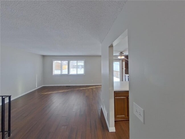 Building Photo - 1442 Laurel Ave