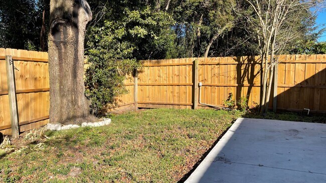 Building Photo - 7323 Lawn Tennis Ln