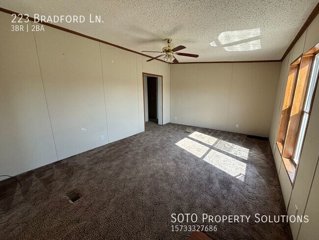 Building Photo - 3BD/2BA Pet-Friendly Home in Oak Ridge