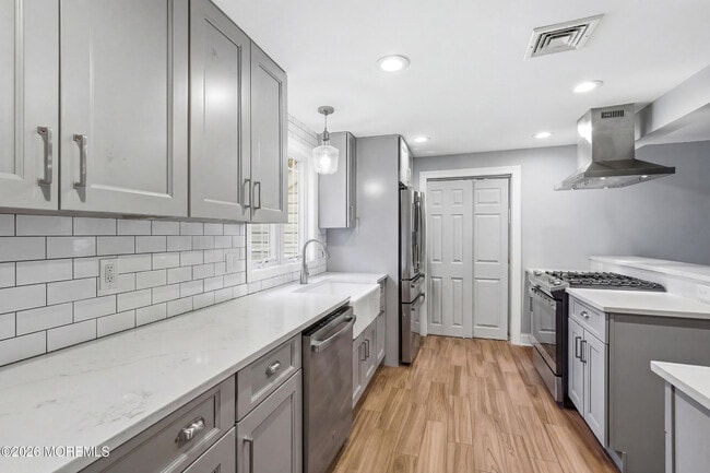 Building Photo - 416 Roosevelt Ave