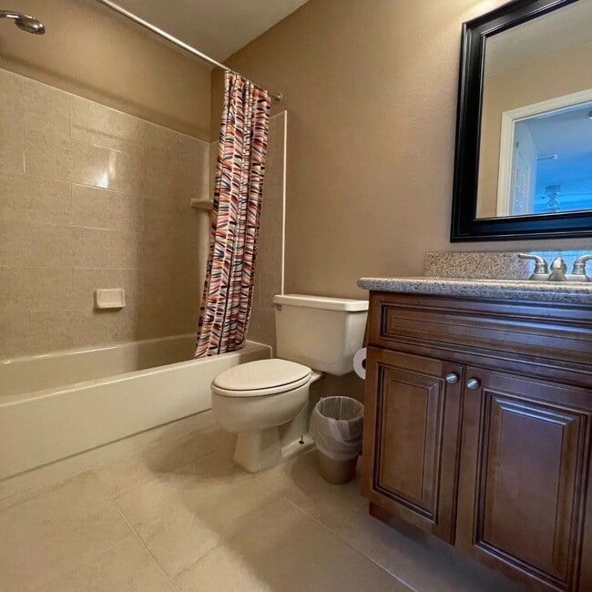 Building Photo - 2B/2.5 Condo in Longwood - Wood floors, great views, large balcony