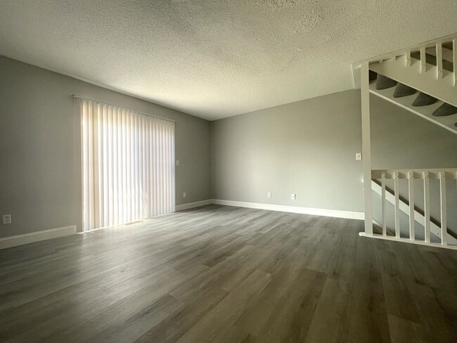Building Photo - 1797 Bennigan Dr