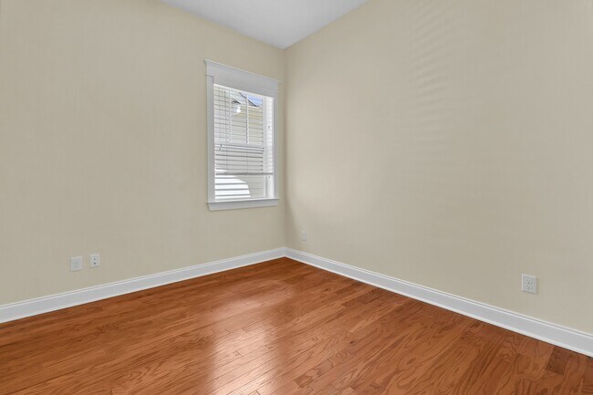 Building Photo - 3688 Maidstone Dr
