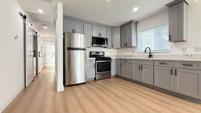 Building Photo - 212 N 17th St