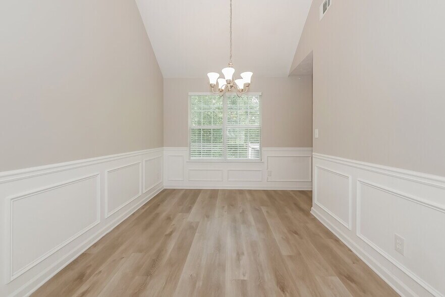 Building Photo - 2096 Dylan Ct