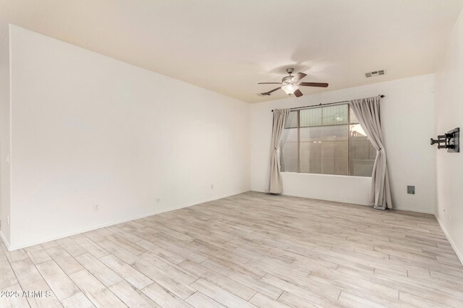 Building Photo - 21090 E Munoz St