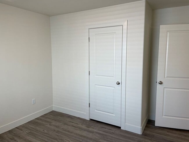 Building Photo - 3 bedroom- 2 bath Newer Construction