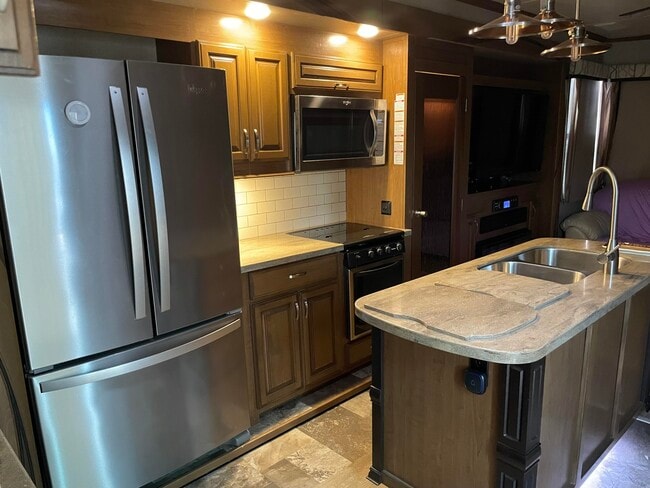 Building Photo - 6099 Overseas Hwy