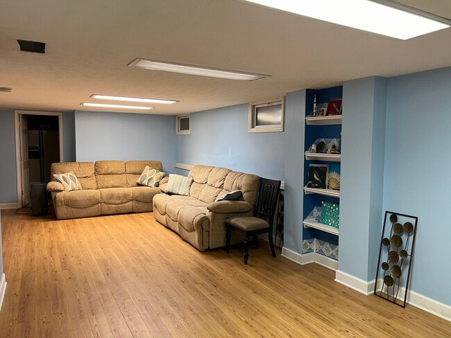 Building Photo - Spacious Home in McBryde Village next to V...