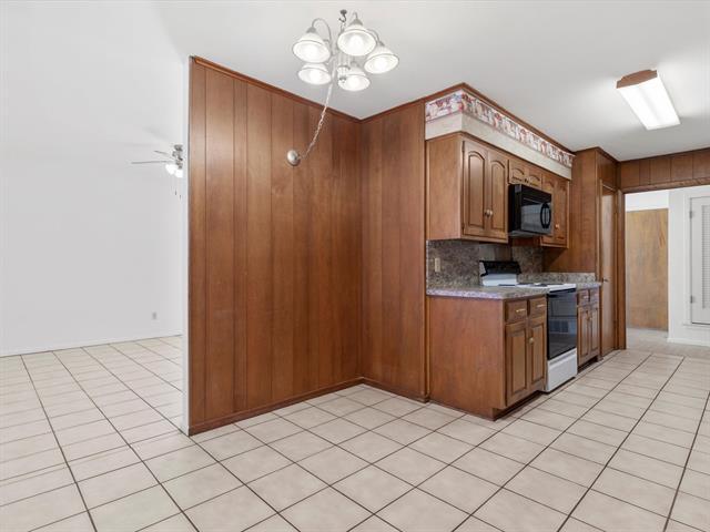 Building Photo - 4804 South Dr