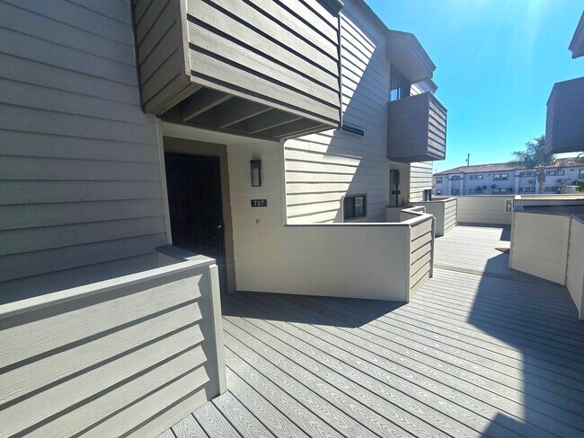 Building Photo - 737 Seacoast Dr