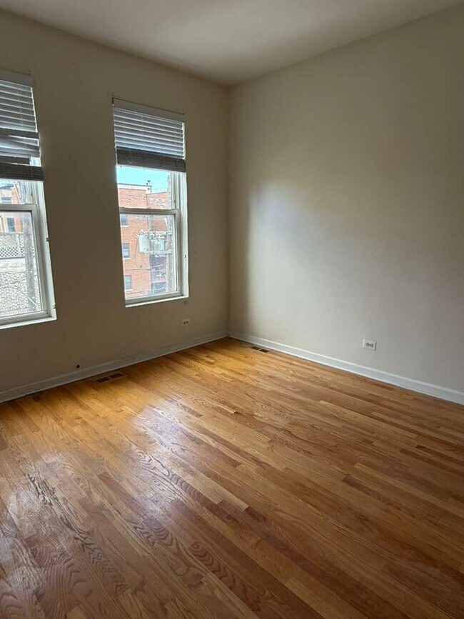 Building Photo - 448 N Aberdeen St