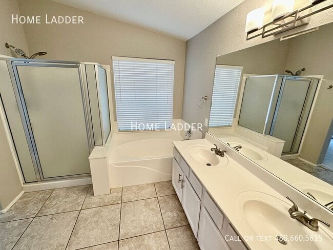 Building Photo - 4307 S Rim Ct