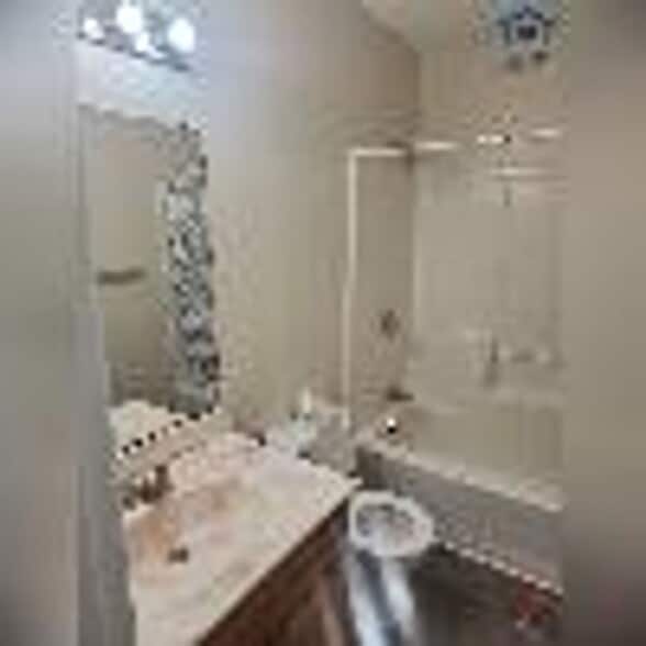 Building Photo - 540 W Stevens St